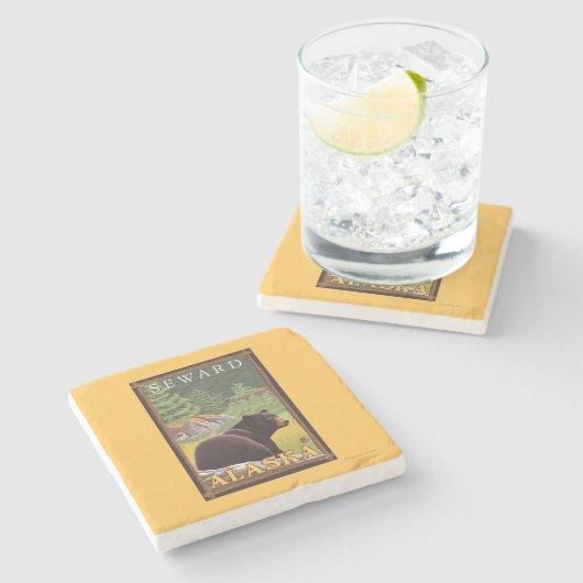 Schwarzer Bär im Wald - Seward, Alaska Steinuntersetzer (Seitenansicht)