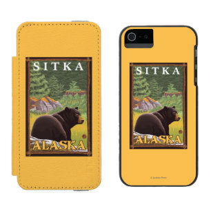 Schwarzer Bär im Wald - Sitka, Alaska Incipio Watson™ iPhone 5 Geldbörsen Hülle