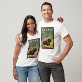 Schwarzer Bär im Wald - Sitka, Alaska T-Shirt (Unisex)
