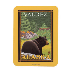 Schwarzer Bär im Wald - Valdez, Alaska Magnet