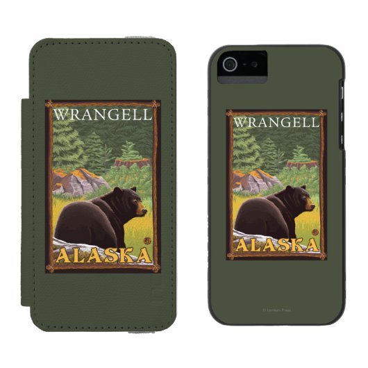 Schwarzer Bär im Wald - Wrangell, Alaska Incipio iPhone Geldbeutel-Hülle (Seite an Seite)