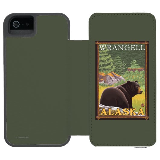 Schwarzer Bär im Wald - Wrangell, Alaska Incipio iPhone Geldbeutel-Hülle (Folio Geöffnet)