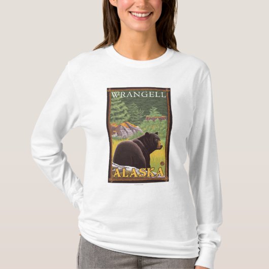 Schwarzer Bär im Wald - Wrangell, Alaska T-Shirt (Vorderseite)