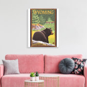 Schwarzer Bär im WaldWyoming Leinwanddruck (Insitu (Wohnzimmer))
