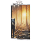 Schwarzer Bär in der Waldszene Flachmann (Links)