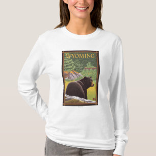 Schwarzer Bär in ForestWyoming T-Shirt
