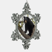 Schwarzer Bär klettern Schneeflocken Zinn-Ornament (Links)