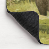 Schwarzer Bär Stepping auf einem Baumstamm Mousepad (Ecke)