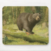 Schwarzer Bär Stepping auf einem Baumstamm Mousepad (Vorne)