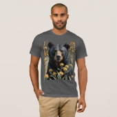 Schwarzer Bär umgeben von Yucca-Blume 3 T-Shirt (Vorne ganz)