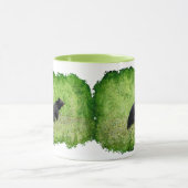 Schwarzer Bär Wandern im Gras Art Tasse (Zentrum)