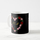 Schwarzer Becher mit Krone aus rosa und roten Blum Kaffeetasse (Vorderseite Links)