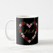 Schwarzer Becher mit Krone aus rosa und roten Blum Kaffeetasse (Links)