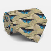 Schwarzer/blauer Schmetterling auf Krawatte (Gerollt)