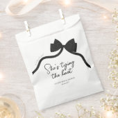 Schwarzer Bogen, der das Brautparty des Knotens bi Geschenktütchen (Ausgeschnitten)