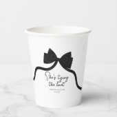 Schwarzer Bogen, der das Brautparty des Knotens bi Pappbecher (Vorderseite)