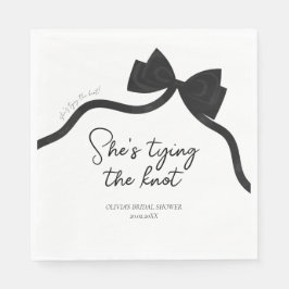 Schwarzer Bogen, der das Brautparty des Knotens bi Serviette