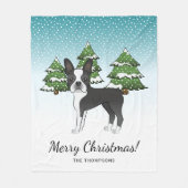 Schwarzer Boston Terrier in einem Winterwald Fleecedecke (Vorderseite)