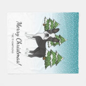 Schwarzer Boston Terrier in einem Winterwald Fleecedecke (Vorderseite (Horizontal))