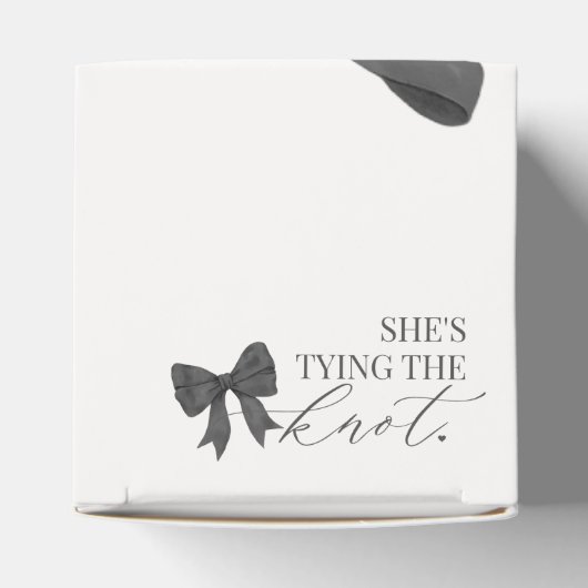 Schwarzer Bow, der das Geschenk des Brautparty des Geschenkschachtel (Oben)