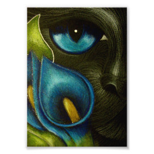SCHWARZER CAT mit BLAUEM CALLA-LILIEN-BLUMEN-DRUCK Fotodruck