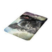 Schwarzer Chihuahua in Wasserfarbe Badematte (Schrägansicht)