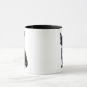 Schwarzer Chihuahuawelpe Tasse (Zentrum)