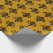 Schwarzer Damast auf Senfgelb Geschenkpapier (Ecke)