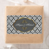 Schwarzer Damast mit goldenem Rahmen (Insitu)