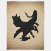Schwarzer Drache auf rustikalem Hintergrund Fleecedecke (Vorderseite)