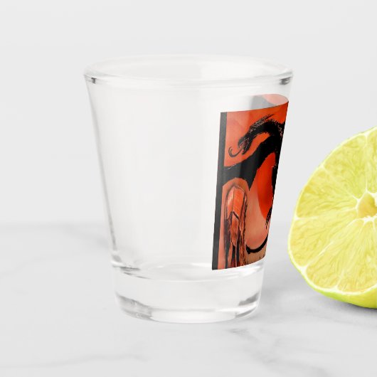 Schwarzer Drache im Flug Schnapsglas (Links)
