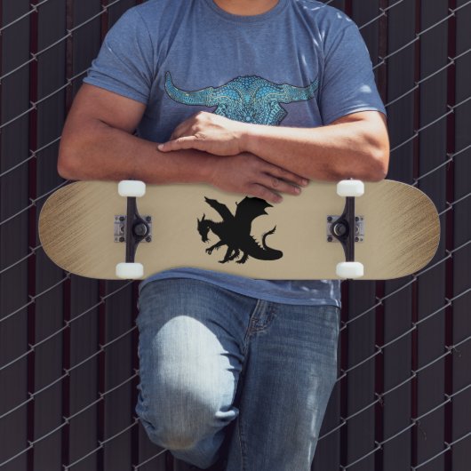 Schwarzer Drache rustikaler Hintergrund Skateboard (Außenbereich 3)