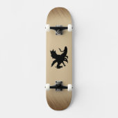 Schwarzer Drache rustikaler Hintergrund Skateboard (Vorderseite)