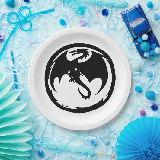 Schwarzer Drache, weiße Teller (Party)