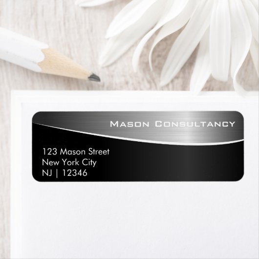 Schwarzer Edelstahl, passendes Adressenlabel (Insitu)