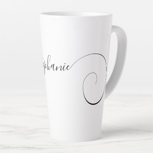 Schwarzer eleganter Script-Curly-Name Milchtasse (Rechte Ecke)
