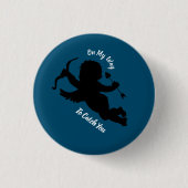 Schwarzer Engel, süßer Pfeil Bogen Vintage Cherub Button (Vorderseite)