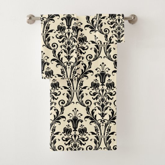 Schwarzer Floral Damask auf Creamy Beige Vanilla Badhandtuch Set (Insitu)