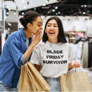 Schwarzer Freitagsüberlebender T - Shirt der Fraue