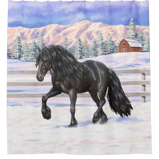 Schwarzer Friesian Draft Horse Trott in Snow Duschvorhang (Vorderseite)
