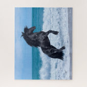 Schwarzer Friesischer Hengst im Meer Puzzle (Vertikal)