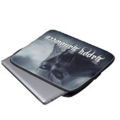 Schwarzer Geist in einer höllischen Landschaft - H Laptopschutzhülle (Vorne Knopf)
