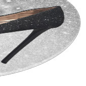 Schwarzer Glitzer High Heel Shoe auf Silver | Schneidebrett (Ecke)