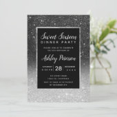Schwarzer Glitzer Silbertypografie Sweet 16 Einladung (Stehend Vorderseite)