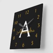 Schwarzer Gold-Script-Monogramm-Mädchenname Quadratische Wanduhr (Winkel)