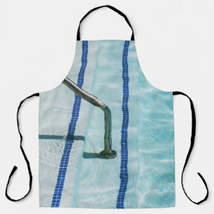 Schwarzer Gurt für das blaue Schwimmbad Schürze