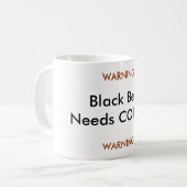 Schwarzer Gürtel benötigt den KAFFEE und WARNT! , Kaffeetasse (Vorderseite Links)