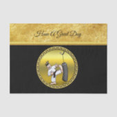 Schwarzer Gürtelkarate, der eine schwarze Training Seidenpapier (Vorderseite)