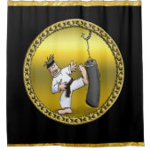 Schwarzer Gürtelkarate-Mann, der eine schwarze Tra Duschvorhang (Vorderseite)