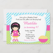 Schwarzer Haarschwanz Slumber Party Geburtstag Einladung (Vorderseite)